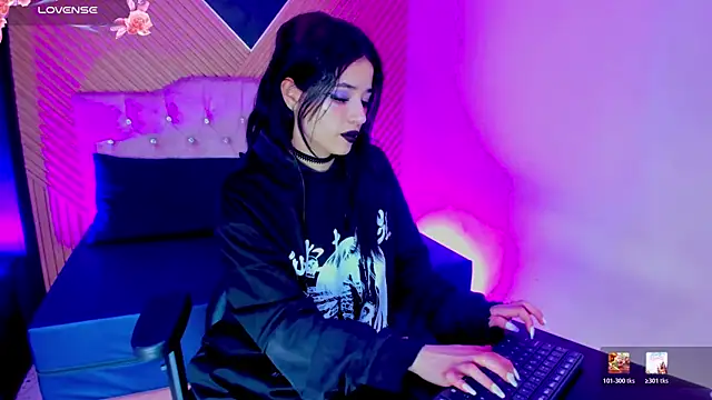 Snapshot of Nyx_Moon chatting on July 7, 10:58 pm Nyx Moon online show from July 7, 10:58 pm