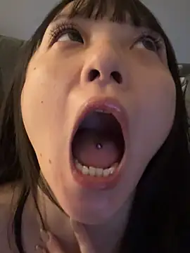 Yucheng  520 online show from December 20, 12:34 pm