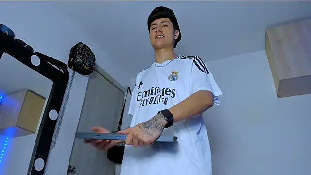 Snapshot of Mateo_Escobar chatting on September 11, 4:56 am Mateo Escobar online show from September 11, 4:56 am