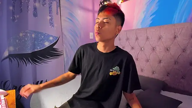 Snapshot of MaxiWildd chatting on September 24, 12:52 pm MaxiWildd online show from September 24, 12:52 pm