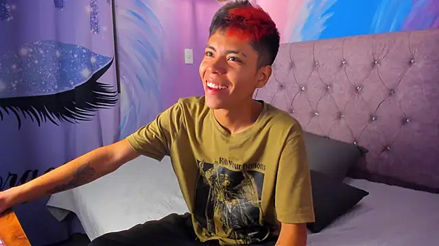 Snapshot of MaxiWildd chatting on September 30, 12:54 pm MaxiWildd online show from September 30, 12:54 pm