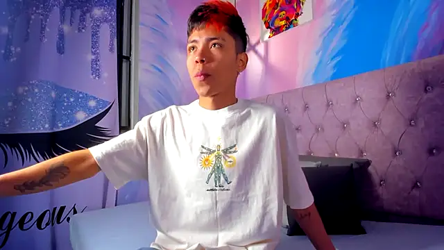 Snapshot of MaxiWildd chatting on October 17, 12:41 pm MaxiWildd online show from October 17, 12:41 pm