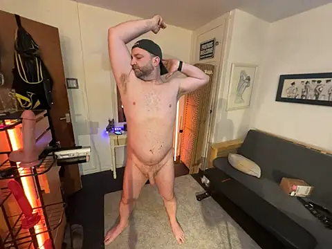 Dilfcam101 online show from March 9, 8:40 am