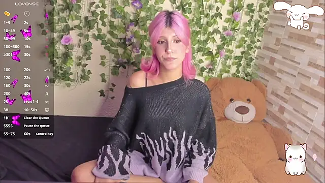 Amy Moonlight online show from June 2, 9:50 pm