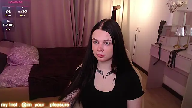 Snapshot of Michela_Fruet chatting on November 23, 1:05 am Michela Fruet online show from November 23, 1:05 am