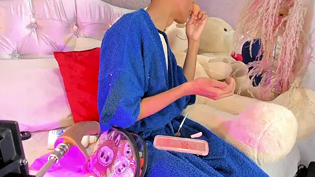 PrincePoppy online show from October 6, 8:39 pm