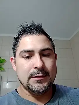 Bradd 32 online show from May 21, 12:01 pm