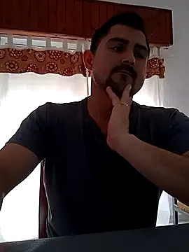 Snapshot of Bradd_32 chatting on June 24, 5:01 pm Bradd 32 online show from June 24, 5:01 pm