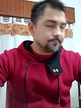 Snapshot of Bradd_32 chatting on June 27, 11:15 am Bradd 32 online show from June 27, 11:15 am