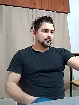 Snapshot of Bradd_32 chatting on July 19, 7:01 am Bradd 32 online show from July 19, 7:01 am