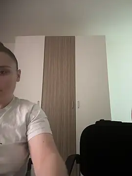 Snapshot of FemmeAffair chatting on February 24, 10:52 pm FemmeAffair online show from February 24, 10:52 pm