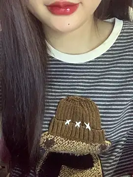 Snapshot of Linhtruong_ chatting on January 7, 12:18 pm Linhtruong online show from January 7, 12:18 pm