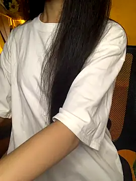 Snapshot of Nhinhi18 chatting on October 8, 3:31 pm Nhinhi18 online show from October 8, 3:31 pm