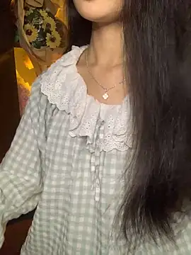 Snapshot of Nhinhi18 chatting on November 8, 3:23 pm Nhinhi18 online show from November 8, 3:23 pm