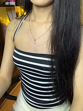 Snapshot of Nhinhi18 chatting on July 8, 3:27 pm Nhinhi18 online show from July 8, 3:27 pm