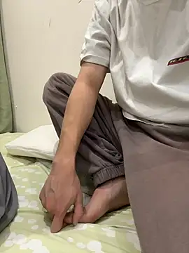 Snapshot of C-4bomb chatting on January 6, 9:02 am C-4bomb online show from January 6, 9:02 am