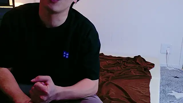 Snapshot of C-4bomb chatting on February 24, 6:11 am C-4bomb online show from February 24, 6:11 am