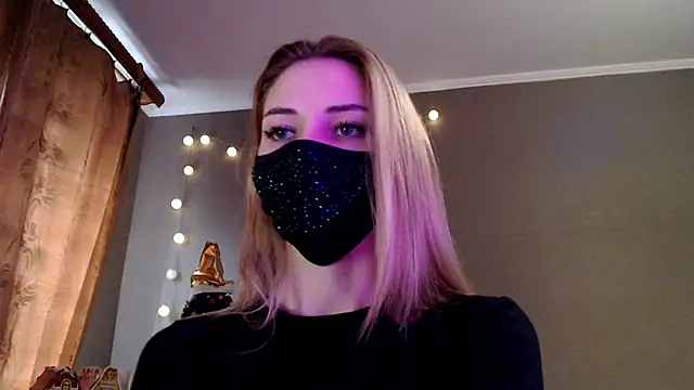 Snapshot of Iris_lave chatting on December 22, 12:13 pm Iris lave online show from December 22, 12:13 pm