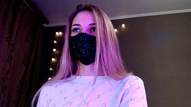 Snapshot of Iris_lave chatting on January 18, 3:38 pm Iris lave online show from January 18, 3:38 pm