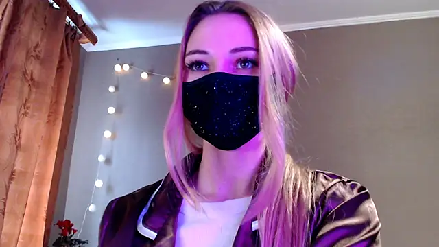 Snapshot of Iris_lave chatting on February 4, 1:28 pm Iris lave online show from February 4, 1:28 pm