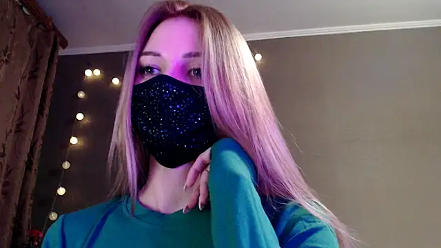 Snapshot of Iris_lave chatting on February 13, 6:15 pm Iris lave online show from February 13, 6:15 pm