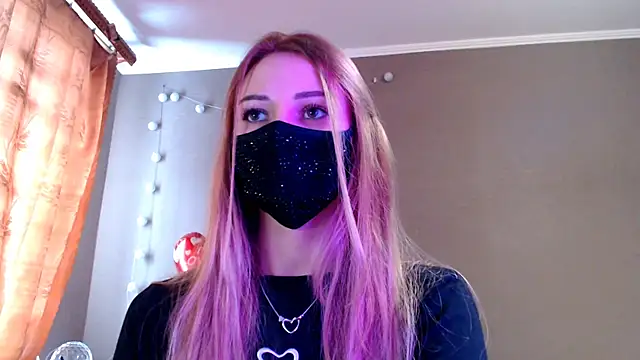 Snapshot of Iris_lave chatting on February 18, 1:18 pm Iris lave online show from February 18, 1:18 pm