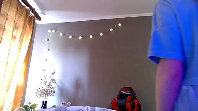 Iris lave online show from April 18, 2:32 pm