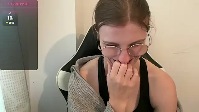 BustyKellyXXX online show from November 14, 10:14 am