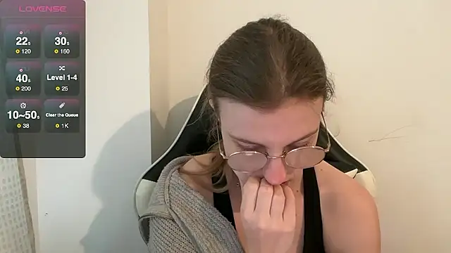 BustyKellyXXX online show from January 12, 9:47 am