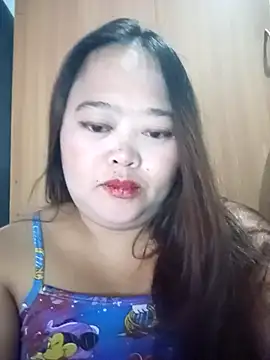 sweetbigtits19 online show from April 8, 2:33 am