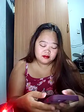 sweetbigtits19 online show from April 10, 2:17 am