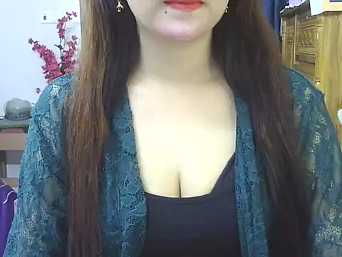 Snapshot of Obonti_2000 chatting on February 23, 6:05 pm Obonti 2000 online show from February 23, 6:05 pm