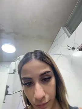 Babylovetiernax online show from April 5, 12:30 am