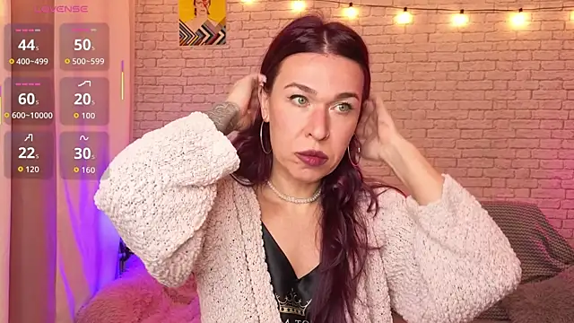 ReginaFoXXXy online show from December 19, 12:01 pm