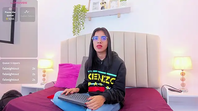 Snapshot of Rachel_Donnelly chatting on September 27, 5:01 am Rachel Donnelly online show from September 27, 5:01 am