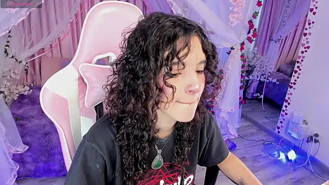Snapshot of bunny_curly chatting on September 14, 1:32 pm bunny curly online show from September 14, 1:32 pm