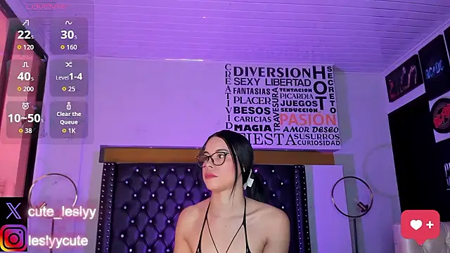Snapshot of lesly_cutee chatting on January 11, 12:32 pm lesly cutee online show from January 11, 12:32 pm