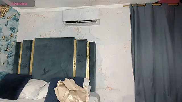 lesly cutee online show from April 9, 12:10 pm