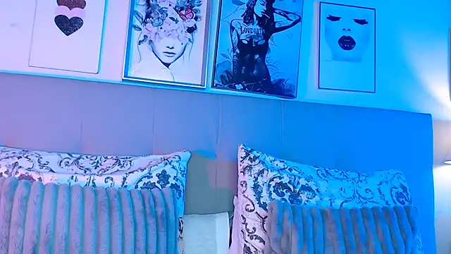 pocahontamoon online show from April 15, 7:58 pm