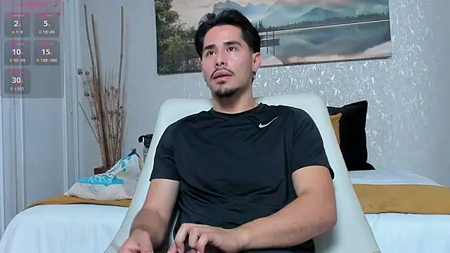 Snapshot of loghan_fox chatting on December 22, 8:39 pm loghan fox online show from December 22, 8:39 pm