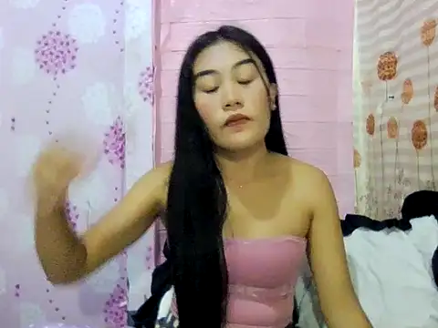 Snapshot of YourWildestDoll chatting on December 21, 6:26 pm YourWildestDoll online show from December 21, 6:26 pm