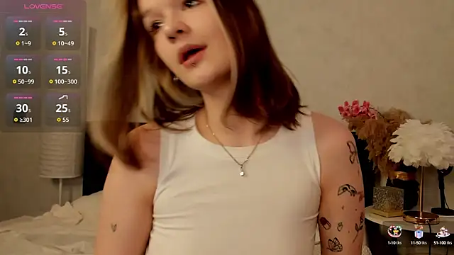 Snapshot of Kati_Li chatting on September 19, 10:16 am Kati Li online show from September 19, 10:16 am