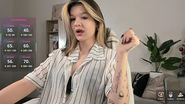 Snapshot of Kati_Li chatting on December 1, 11:04 am Kati Li online show from December 1, 11:04 am