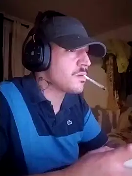 Snapshot of JuicyBigcock@xh chatting on December 15, 2:38 am JuicyBigcockxh online show from December 15, 2:38 am