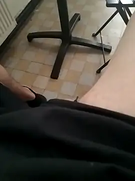 Snapshot of JuicyBigcock@xh chatting on May 30, 12:24 pm JuicyBigcockxh online show from May 30, 12:24 pm