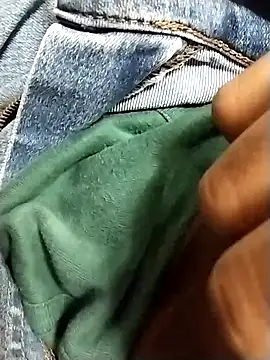 Snapshot of Ajayy01 chatting on October 3, 2:25 pm Ajayy01 online show from October 3, 2:25 pm