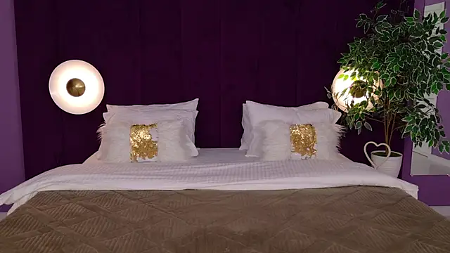 NoraHaynes online show from November 17, 3:12 am