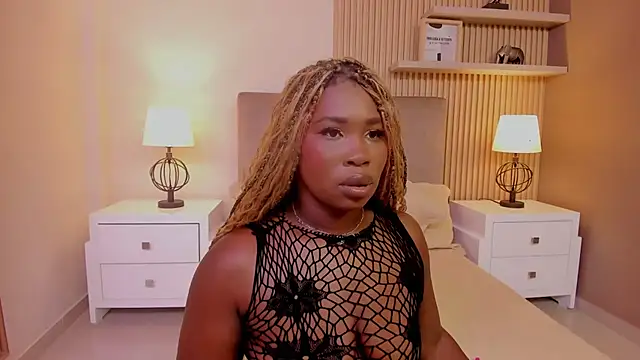 SerenaWinslow online show from April 10, 12:21 pm