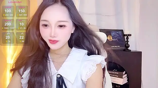 Aiyi909- online show from July 13, 2:20 pm