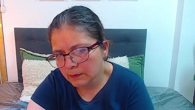 Snapshot of Linda_banks_ chatting on October 22, 1:50 am Linda banks online show from October 22, 1:50 am